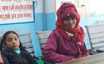 छोरीको शव ल्याउन १० महिनादेखि भौँतारिरहेकी ७० वर्षीया आमा